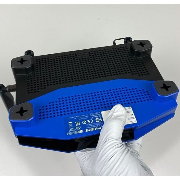 Linksys WRT1900AC 1300 Mbps 4 Port Dual-Band Wi-Fi Router AF1417 - Picture 3 of 8